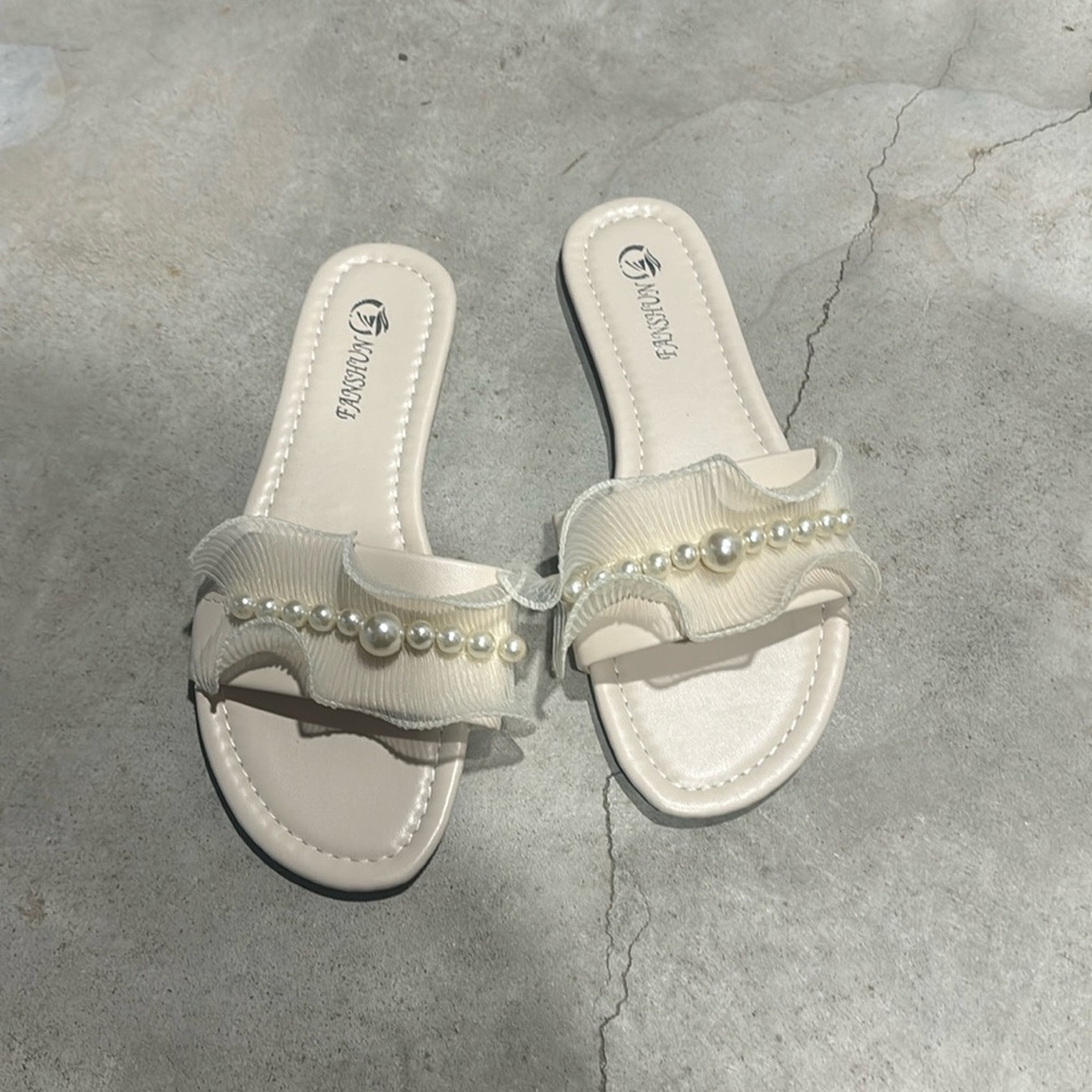 PEARLED DRESSY SLIDES/SANDALS